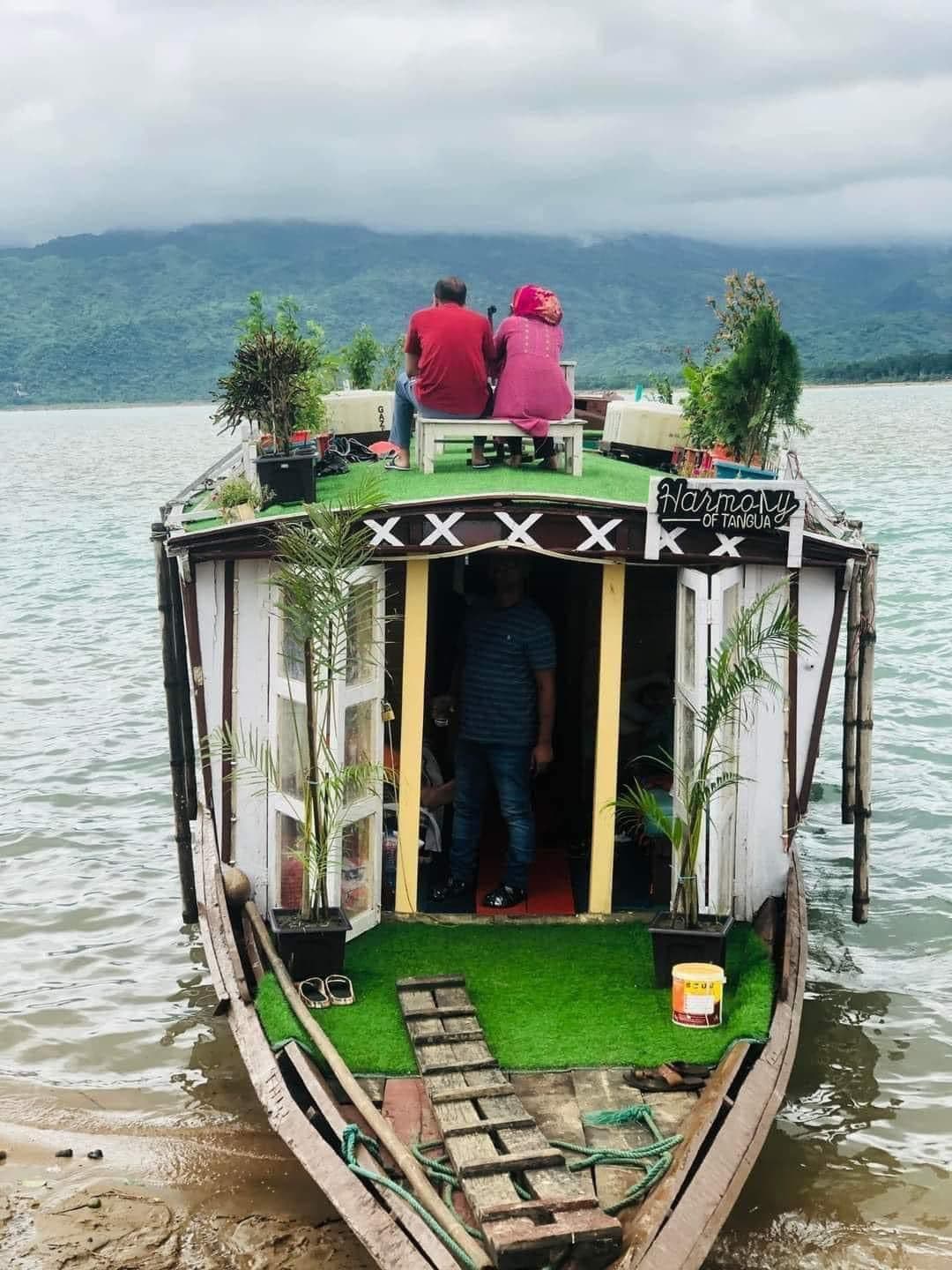 HARMONY AC Family House Boat